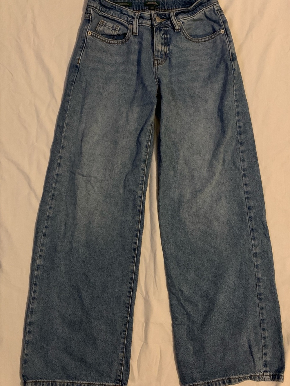 Low rise baggy jeans